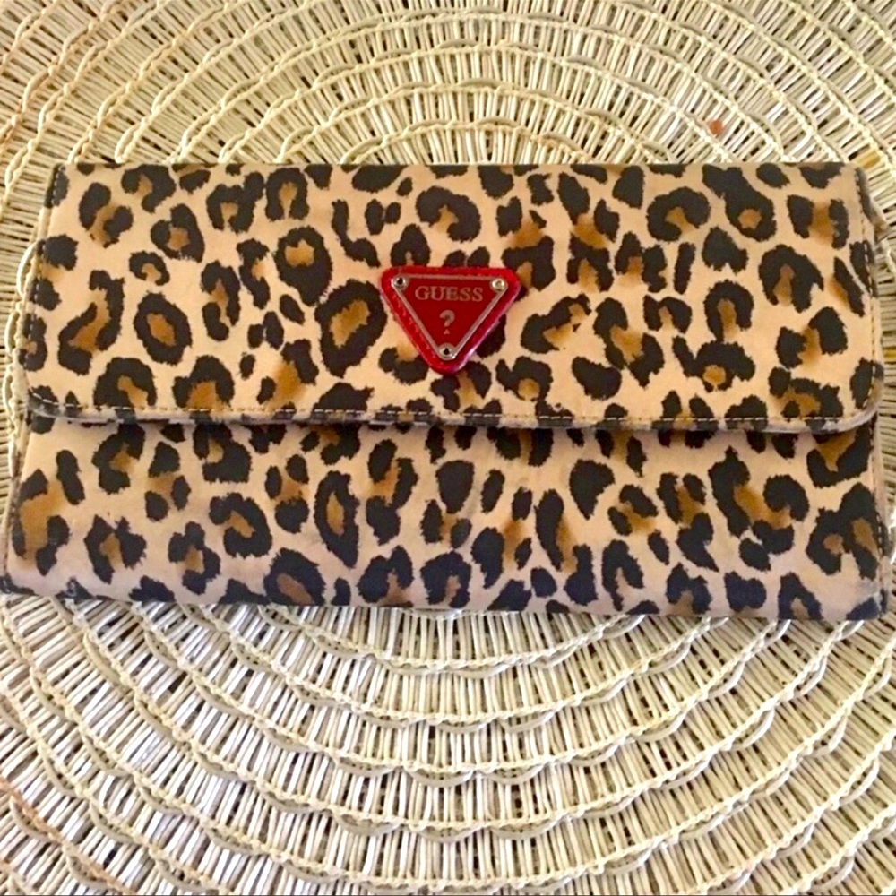 Beautiful Guess Tri-Fold Wallet 👠